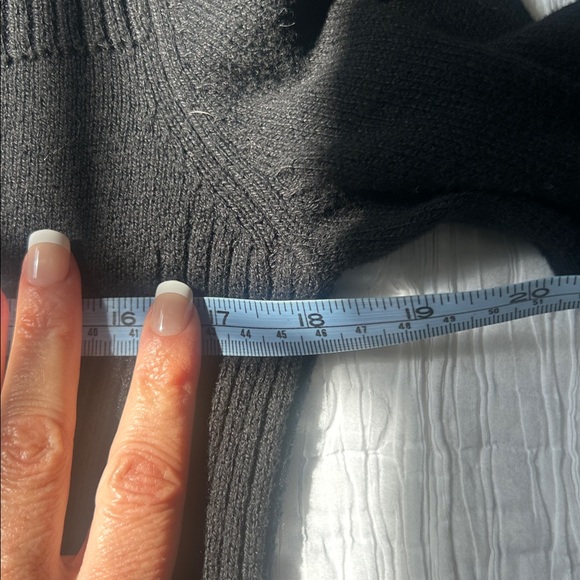 Ann Taylor Factory Black Crew Neck Sweater - Picture 7 of 9